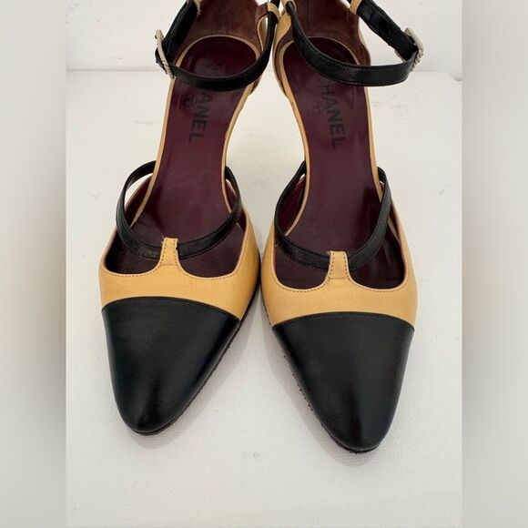 Chanel Beige & Black Captoe Vintage Y2K Mary Jane CC Buckle Pin Up Heels Pumps - Picture 6 of 11